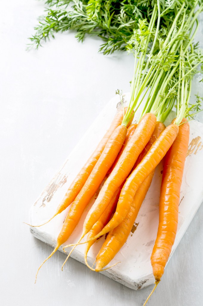 What if there was one simple thing you could do every single day to improve your overall health? Learn how eating raw carrots daily can improve your digestion, balance your hormones, lower your inflammation, promote weight loss & much more. Based on the research of Dr. Ray Peat. Includes recipe for hormone-balancing shredded carrot salad. #Health #RayPeat #HormoneHealth #Hormones #CarrotSalad