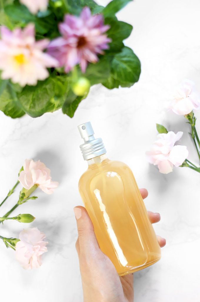 DIY makeup setting spray for oily skin