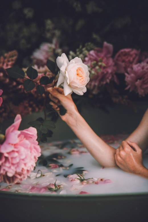 Bath with milk and rose petals