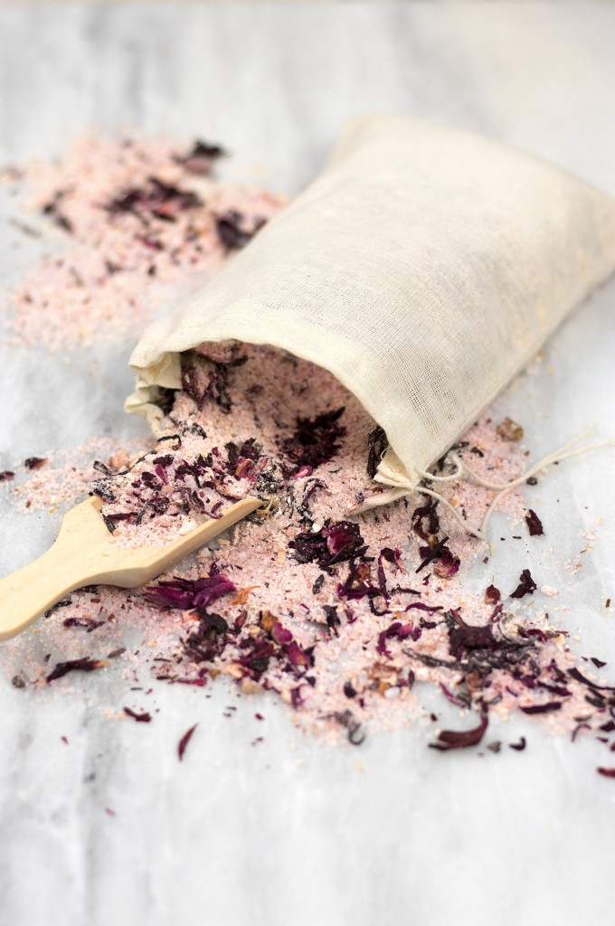 Homemade bath tub tea with oatmeal, hibiscus and essential oils